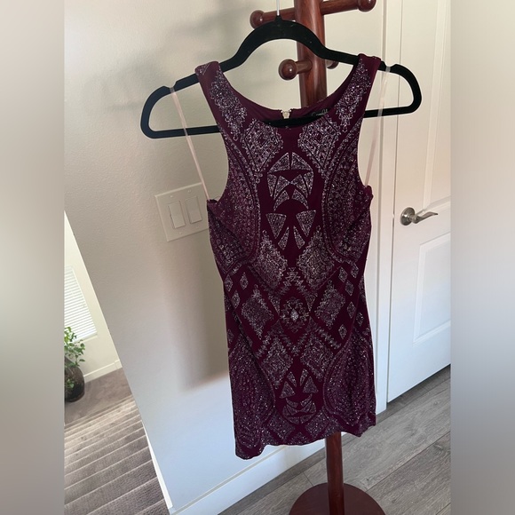 Wine-colored dress - Picture 1 of 4